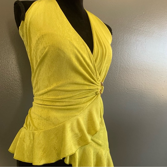 Cache Lemon Ruffle Wrap Top - Picture 3 of 5